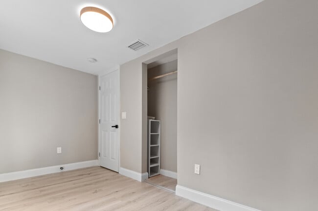 Building Photo - 1815-1812 12th St S