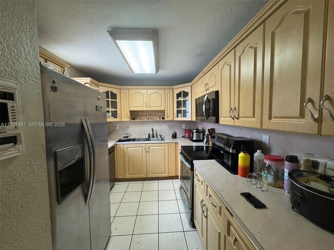 Building Photo - 1750 SW 137th Ct