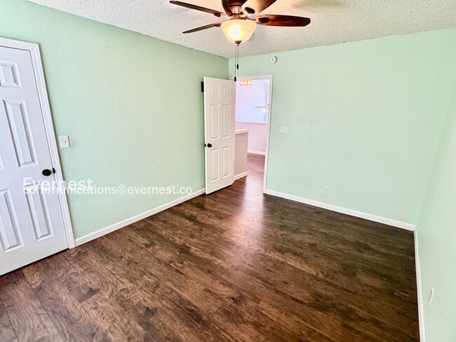 Building Photo - 1604 S Kalanchoe Ave W