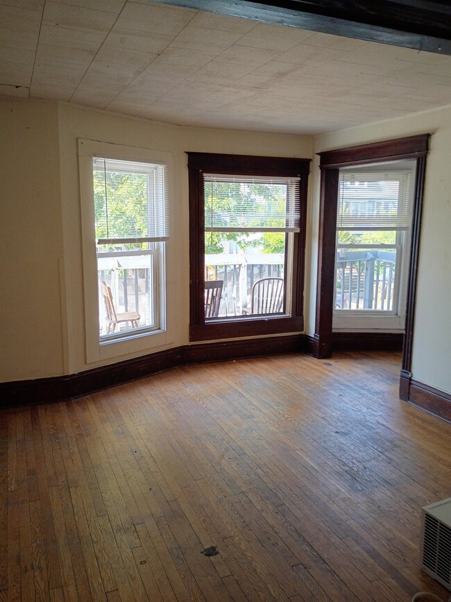 Building Photo - 511 W Mifflin St