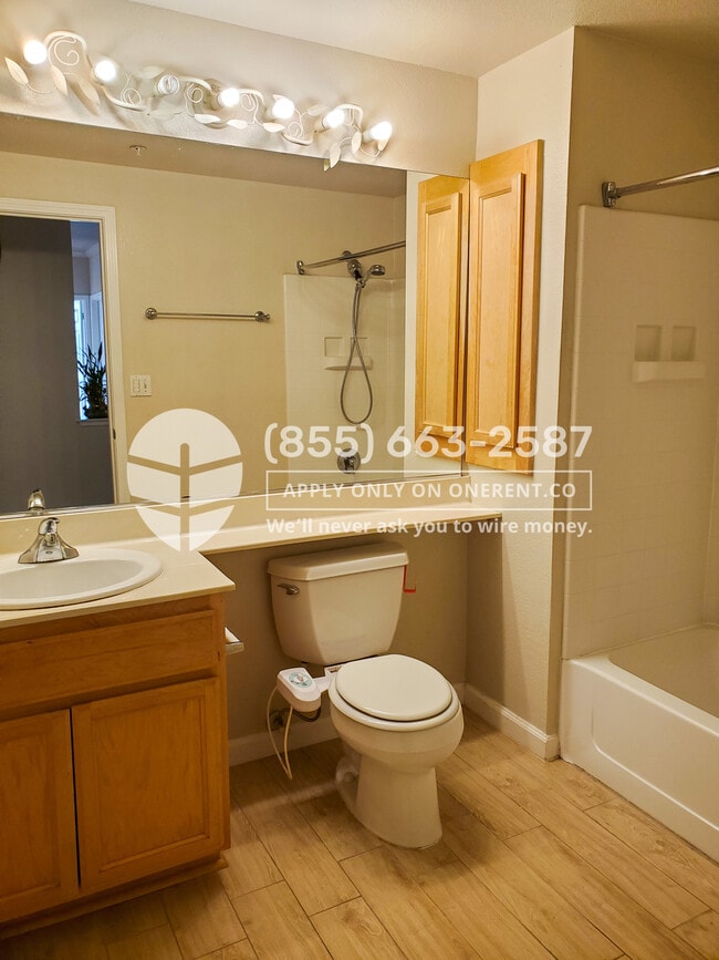 Building Photo - 38700 Tyson Ln