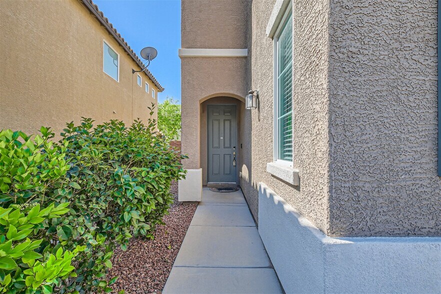Building Photo - 10643 Forum Peak Ln
