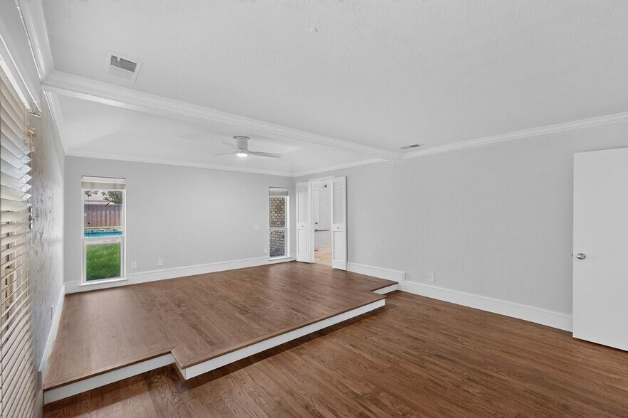 Building Photo - 6911 Gateridge Dr