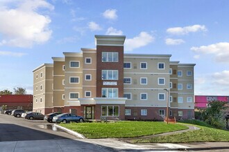 Building Photo - 1040 Como Ave SE