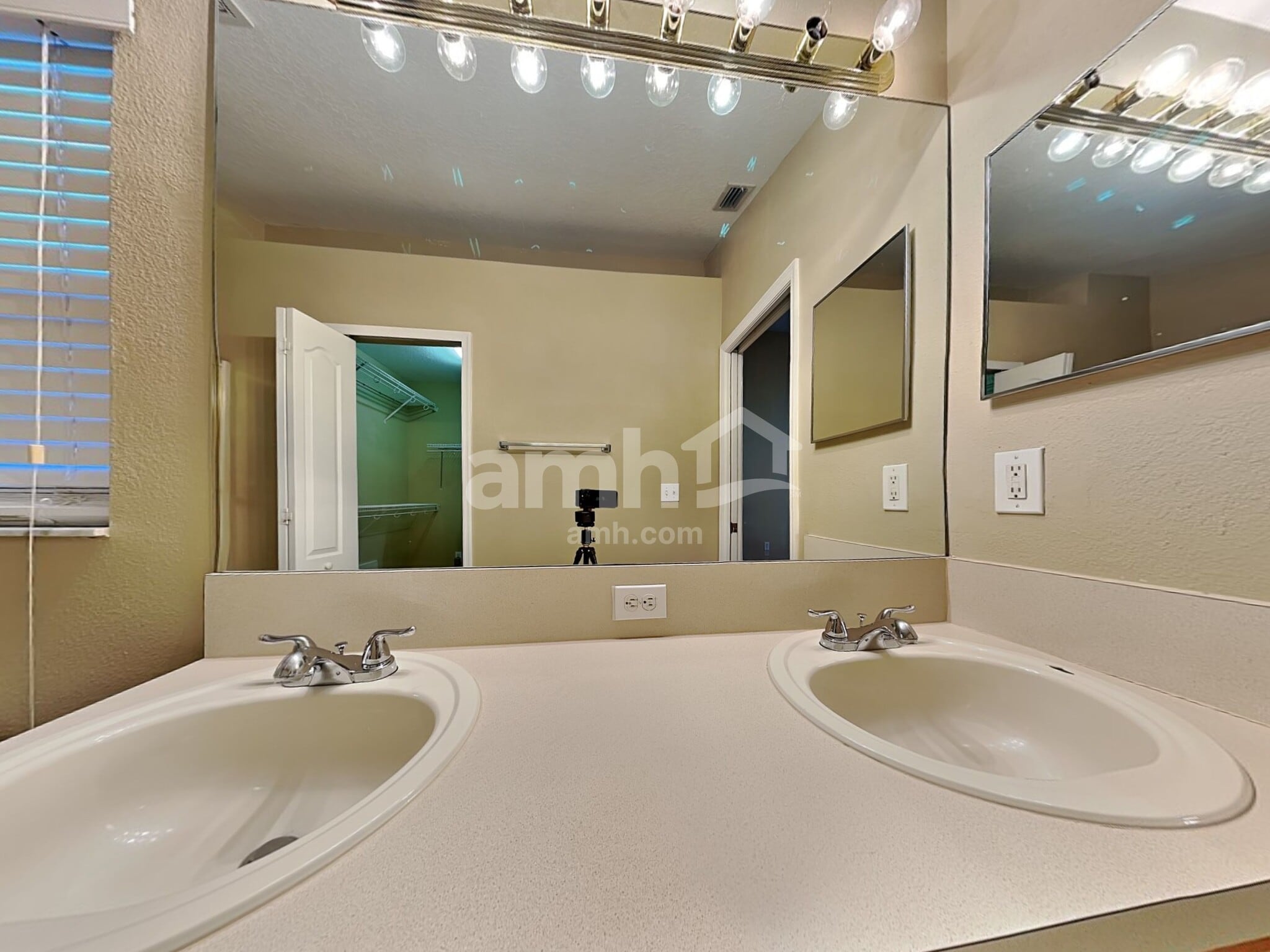 Building Photo - 2722 Billingham Dr