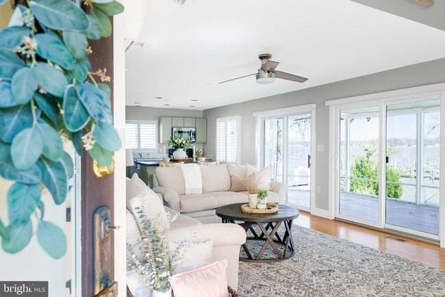 Building Photo - 26 Park Ln