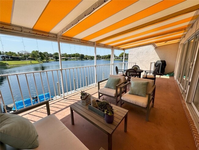 Building Photo - 7002 Holly Rd