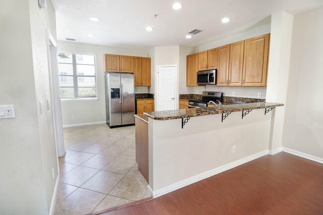 Building Photo - 143 Greenwich Cir