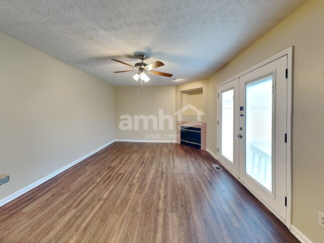 Building Photo - 3559 High Creek Dr