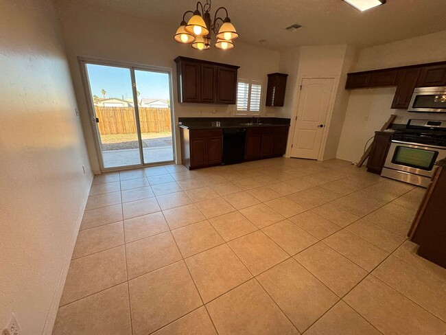 Building Photo - 3BR,2BS Custom home w/3 Car-Boat Deep Garage-Target shopping area