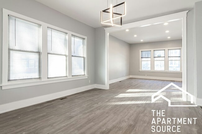 Building Photo - 2659 W Homer St