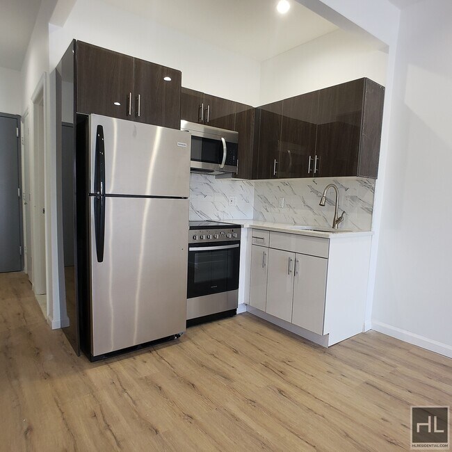 Building Photo - LIBERTY AVENUE