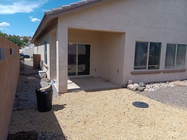 Building Photo - Four bedroom - Two bath, in Rio Rancho, St...