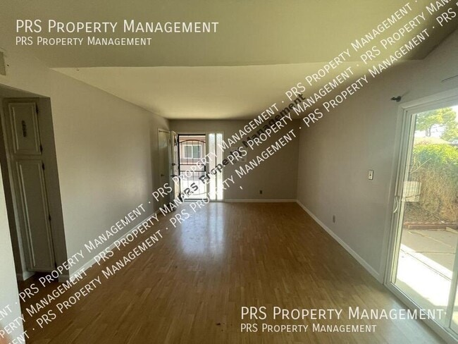 Building Photo - 922 S Acapulco Ln