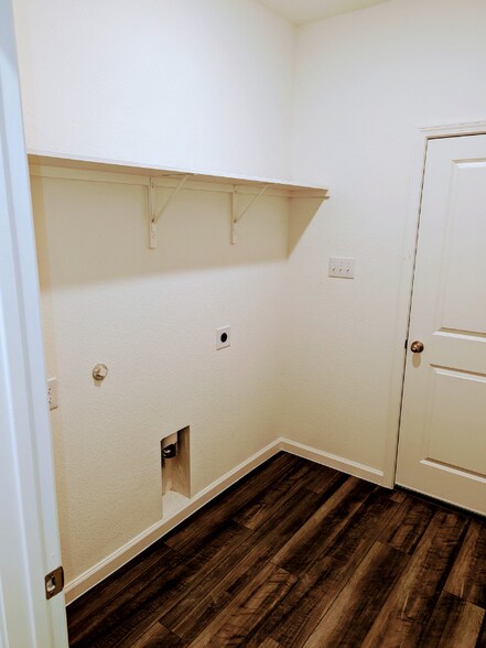 Building Photo - 2609 Silver Leaf Ln