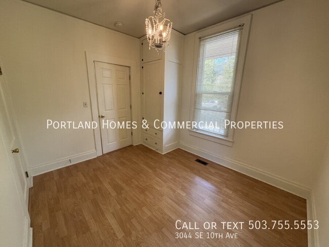 Building Photo - 3044 SE 10th Ave