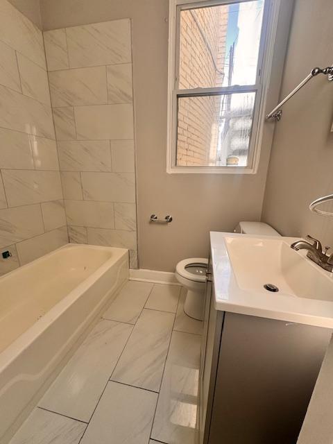 Building Photo - 228 N Kenwood Ave