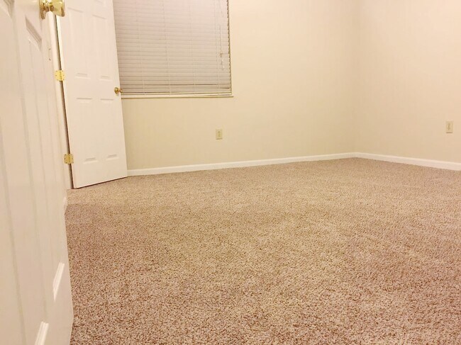 Building Photo - 2317 Vicente Ct