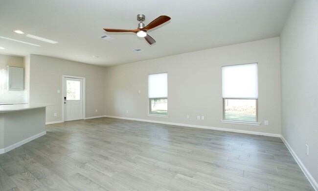 Building Photo - Near Lake Conroe 3 Bedroom 2.5 Bathroom