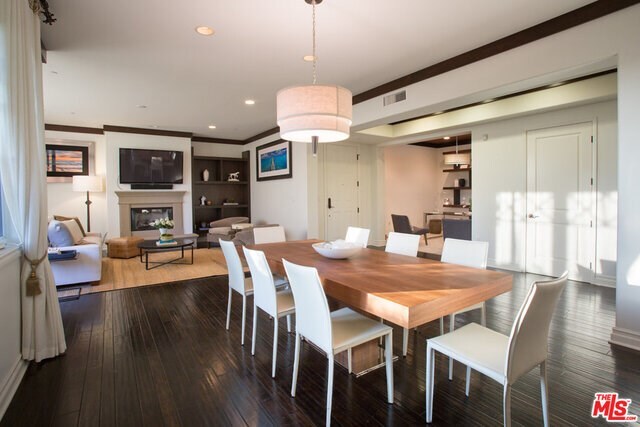 Building Photo - 6241 Crescent Park W