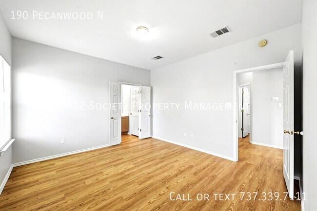 Building Photo - 190 Pecanwood N