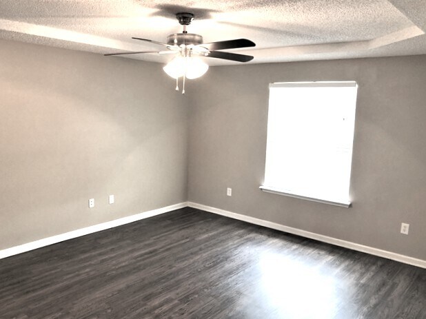 Building Photo - 2739 Ravine Hill Dr