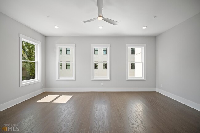 Building Photo - 1034 Robert Smalls Way