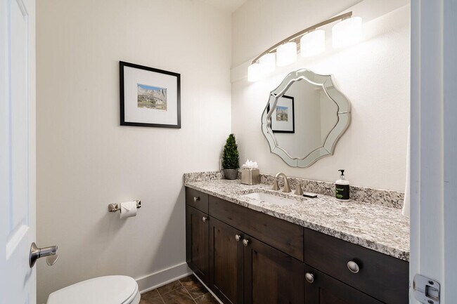 Building Photo - c4 Saddle Ridge Rd