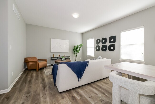 Building Photo - Fantastic 4bd/2.5ba home! Coming soon!