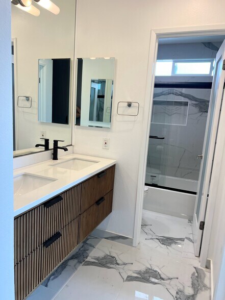 Building Photo - 2225 Manchester Avenue