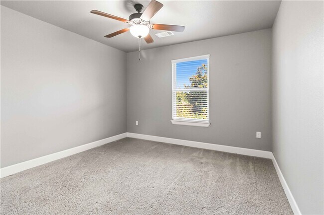 Building Photo - 1340 Sweetbriar Cir