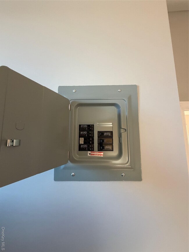 Building Photo - 3728 Paulding Ave