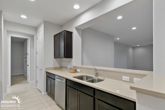 Building Photo - Modern 3Bdm 2Ba Litchfield Park Home with Stylish Upgrades!