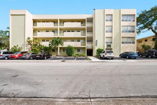 Building Photo - 1201 SE 2nd Ct