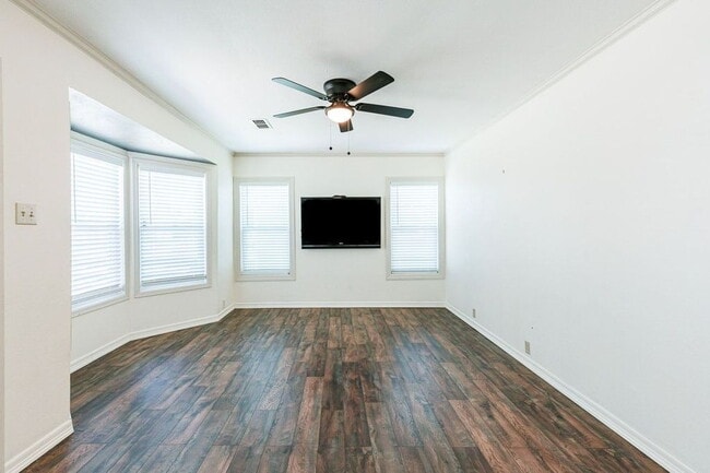 Building Photo - Cute 2 Bedroom Close to Texas Tech