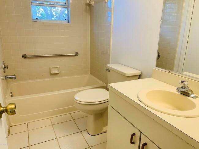 Building Photo - 185 Cinnamon Lake Cir