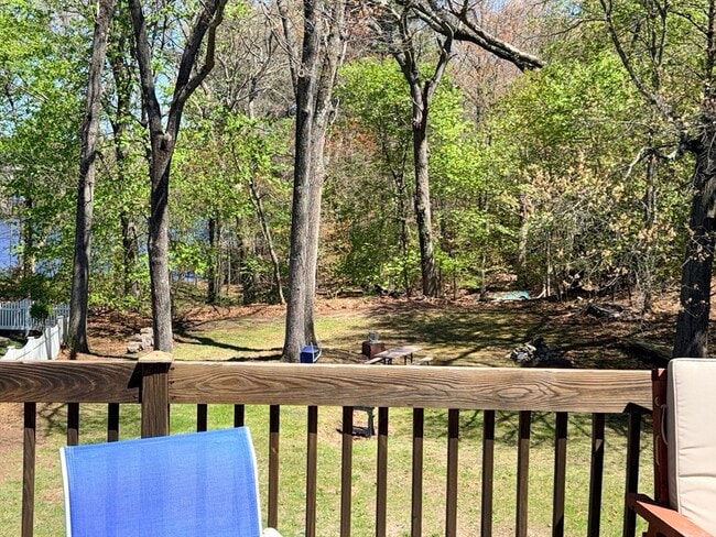 Building Photo - 28 Robinhood Rd