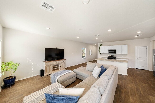 Building Photo - Want discounted utilities along with Free Rent? You came to the right place!