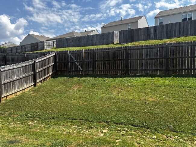 Building Photo - 2732 Minuteman Ln