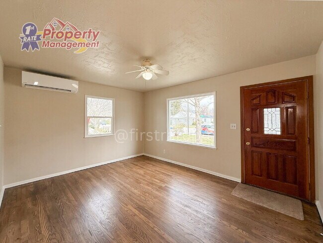 Building Photo - 421 N Archer St