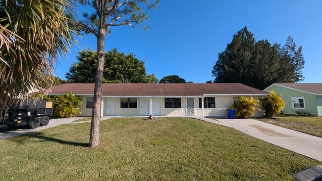 Primary Photo - 3743 SE Dixie Ross St