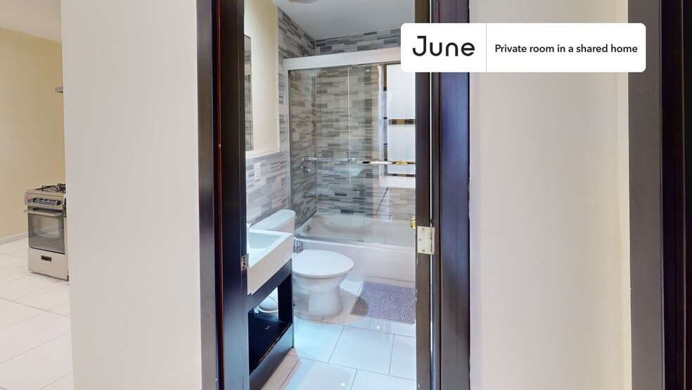 Building Photo - Room in Shared 6 bed/3 bath home in Upper West Side
