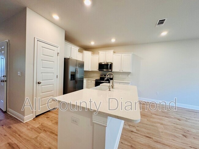 Building Photo - 10 Renea Cv