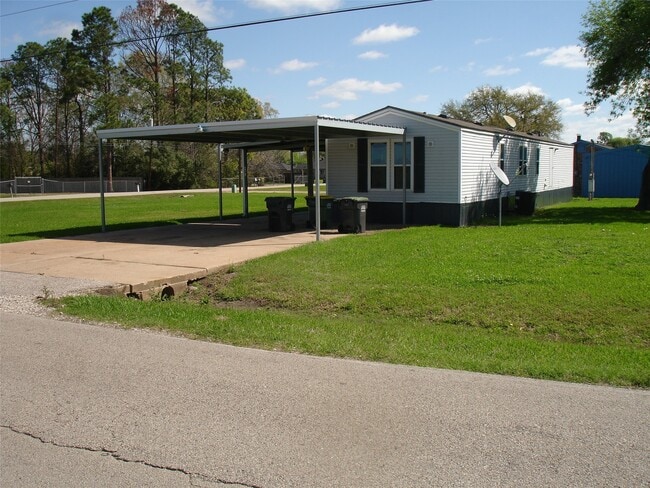 Building Photo - 4201 Wells Dr