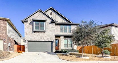 Building Photo - 9002 Palmito Dr