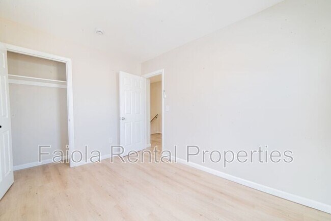 Building Photo - 115 N Delancy Pl