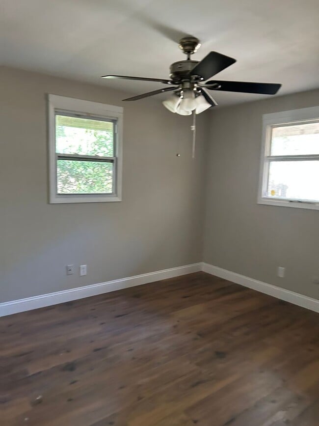 Building Photo - South side home