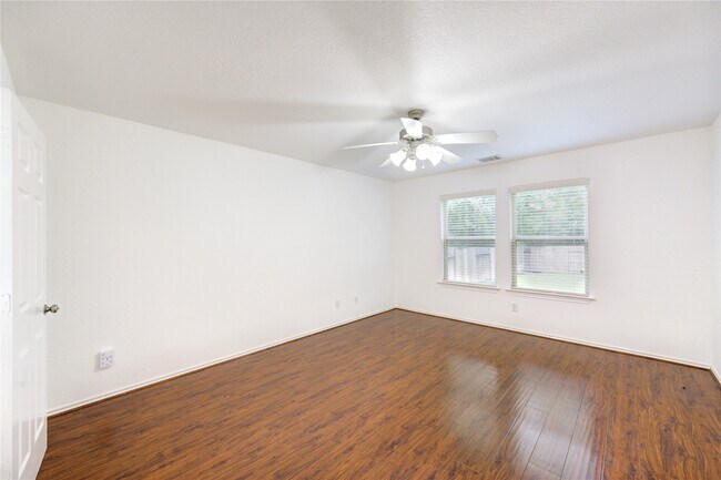 Building Photo - 11 E Sage Creek Pl