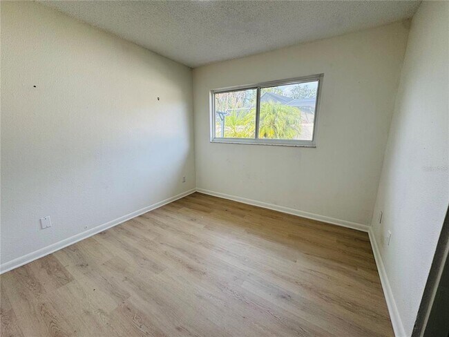 Building Photo - 1902 Briarwood St