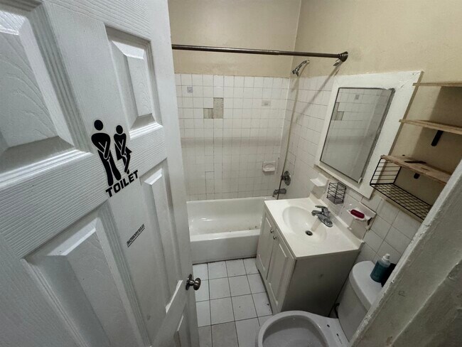 Building Photo - 337 MARTIN LUTHER KING JR Dr